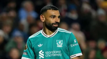 كاراجير يختار محمد صلاح كأفضل لاعب في تاريخ الدوري الإنجليزي الممتاز